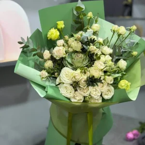 Ծաղկեփունջ սպիտակ վարդեր