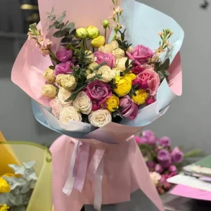 Ծաղկեփունջ վարդերով